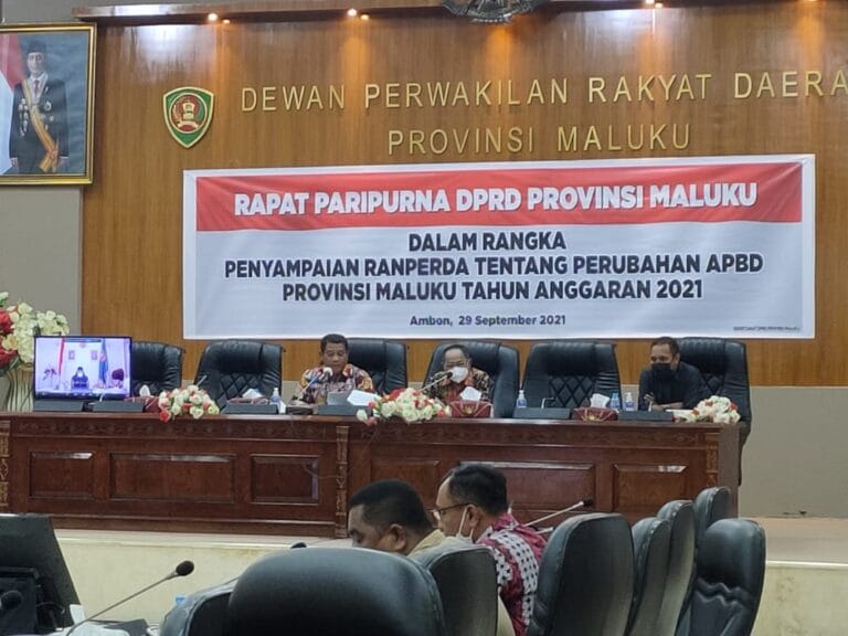 Hujan Interupsi, Mantan Ketua DPRD Maluku Sebut Legislatif – Eksekutif Selingkuh Soal Pembahasan APBD P
