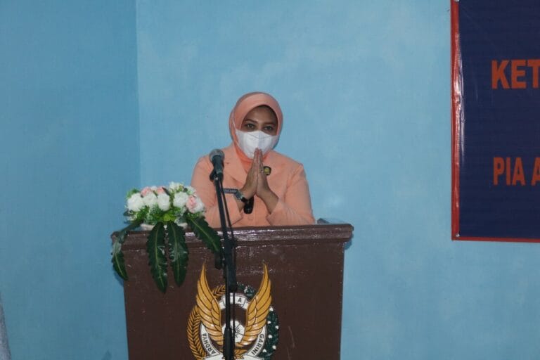 Ketua PIA Ardhya Garini Daerah III Koopsau III Beri Arahan di Lanud Dumatubun Ketua PIA Ardhya Garini Daerah III Koopsau III Beri Arahan di Lanud Dumatubun