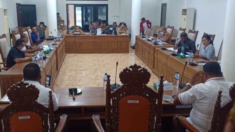Banggar DPRD Bersama TPAD Malra Bahas Tanggapan TPAD Terhadap Visi Banggar