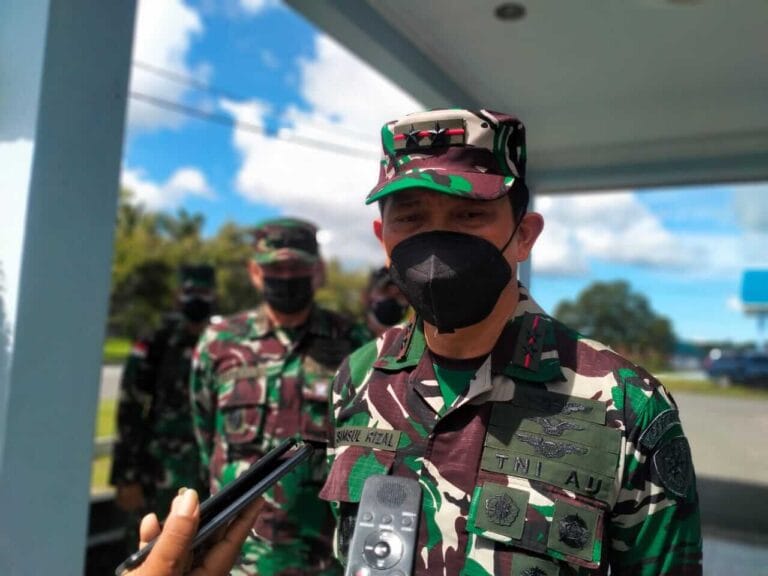 Panglima Komando Operasi Angkatan Udara III (Pangkoopsau III) Marsekal Muda TNI Samsul Rizal melaksanakan Kunjungan Kerja (Kunker) ke Pangkalan Udara (Lanud) Dominicus Dumatubun Langgur, Rabu (10/11/2021). Foto: Labes Remetwa