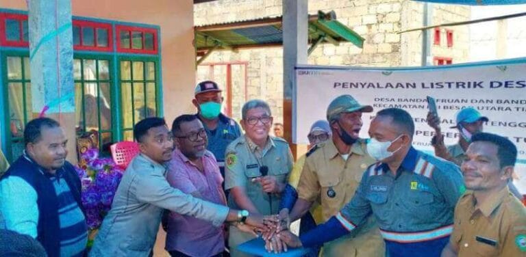 Bupati Resmikan Listrik 24 Jam di Kebut: Target Tahun Ini sampai Ohoi Ur