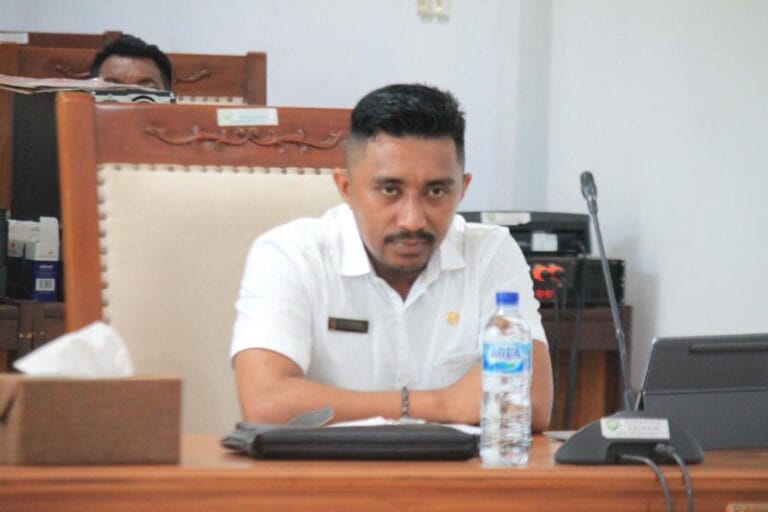 Anggota DPRD Kabupaten Maluku Tenggara Abraham Beruatwarin. Foto: Dokpri