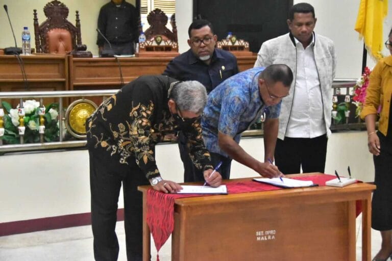 DPRD-Pemkab Maluku Tenggara Tetapkan APBD Tahun 2022