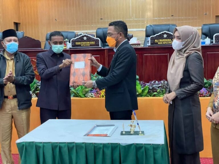 DPRD Tual Gelar Paripurna Buka-Tutup Masa Sidang