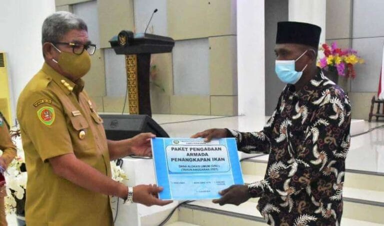 Pemkab Malra Gelontorkan Bantuan Rp4,97 Miliar bagi Nelayan dan Pembudidaya