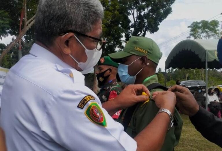 Bupati Malra Buka Pelatihan Personil Satlinmas se-Kecamatan Kei Kecil Timur