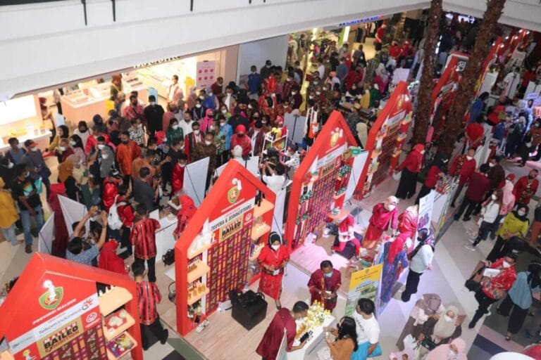 Laris Manis, Produk UMKM Maluku Kebanjiran Peminat di Makassar Laris Manis, Produk UMKM Maluku Kebanjiran Peminat di Makassar
