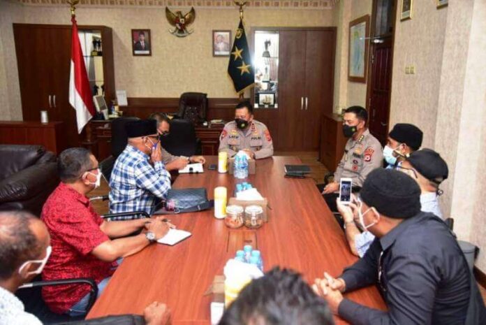 Pertemuan antara Kapolda Maluku dan jajaran dengan Majelis Latupati Maluku di Mapolda Maluku, Ambon, Senin (14/2/2022). Foto: Humas Polda Maluku