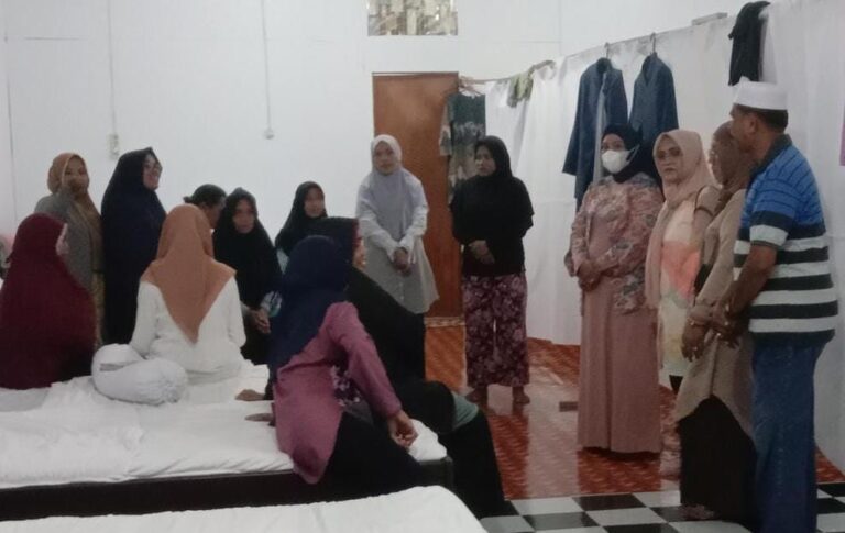 Beri Semangat, Bupati Safitiri Kunjungi Kafilah Buru Selatan