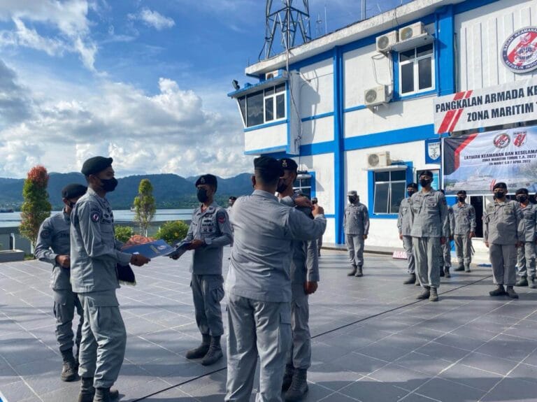 Penutupan kegiatan pelatihan Operasi Keamanan dan Keselamatan Laut Zona Maritim Timur tahun 2022, Kamis (7/4/2022). Foto: Chintia Samangun