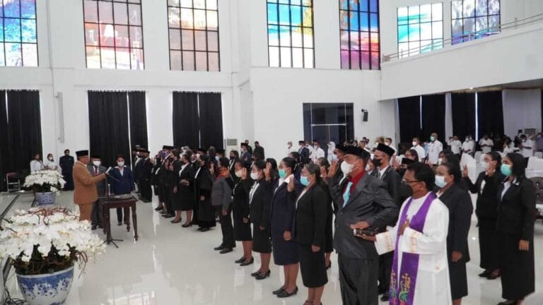 Bupati Thaher Lantik 62 Kepala TK, Kepsek SD dan SMP