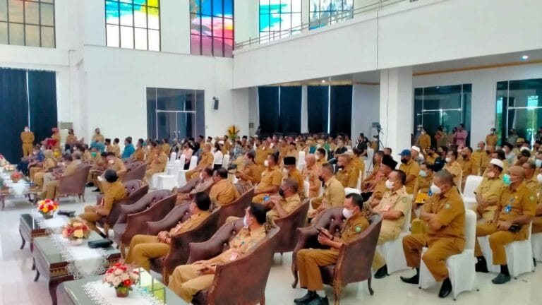 Bupati Malra Soroti Jabatan Kepala Ohoi yang Diduduki ASN dan Camat