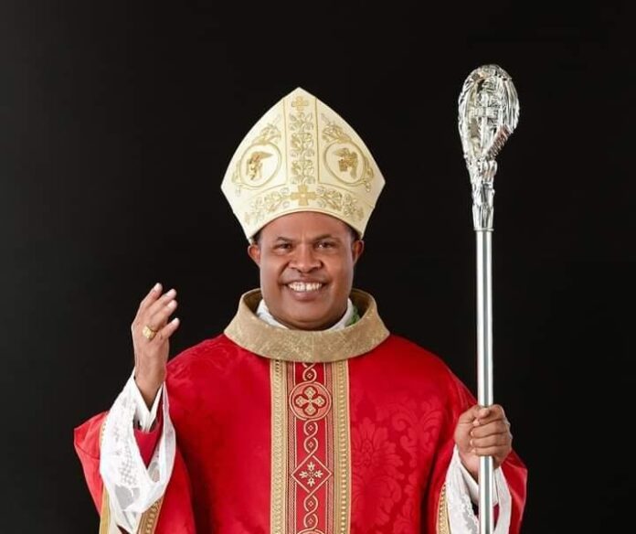 Mgr. Seno Ngutra, Uskup terpilih Keuskupan Amboina.