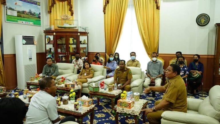 Rahayaan Lepas 20 Peserta Kontingen Pesparawi Kota Tual