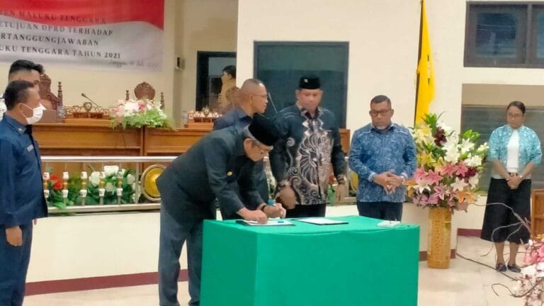 DPRD Malra Setujui Ranperda Pertanggungjawaban APBD 2021 DPRD Malra Setujui Ranperda Pertanggungjawaban APBD 2021