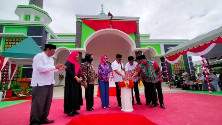 Gubernur Maluku Resmikan Masjid Al-Anshor Dunwahan