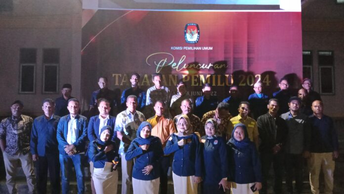 Foto bersama Komisioner KPU, Sekretaris dan Staff usai pelaksanaan Peluncuran Tahapan Pemilu 2024