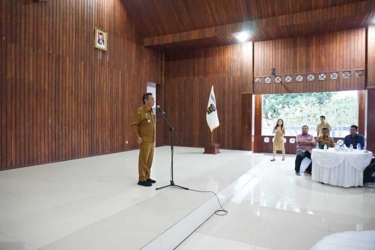 Penjabat Bupati Tanimbar Dorong Tim Sepak Bola Olilit Putra Raih Prestasi