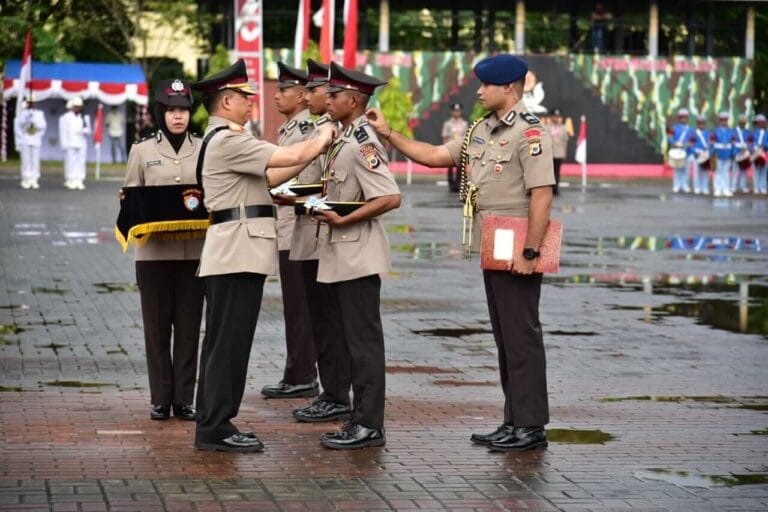Kapolda Maluku Lantik 150 Orang Bintara Polri