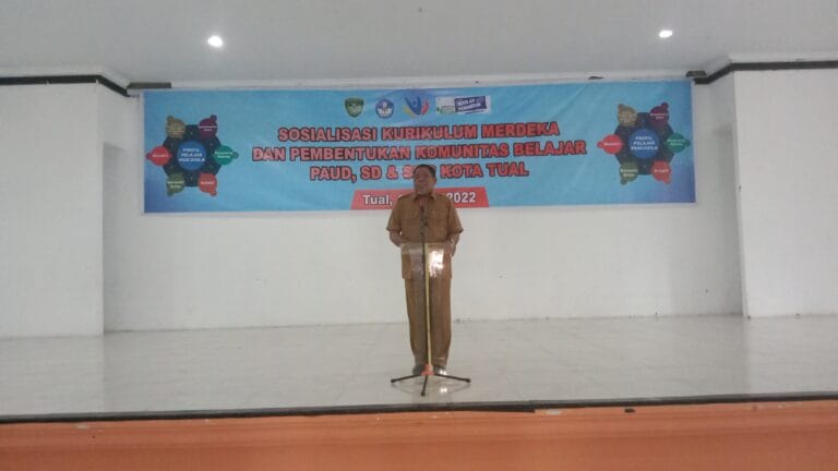 Majukan Pendidikan Tual Walikota Harap Guru dan Dinas Pendidikan Bergandeng Tangan 