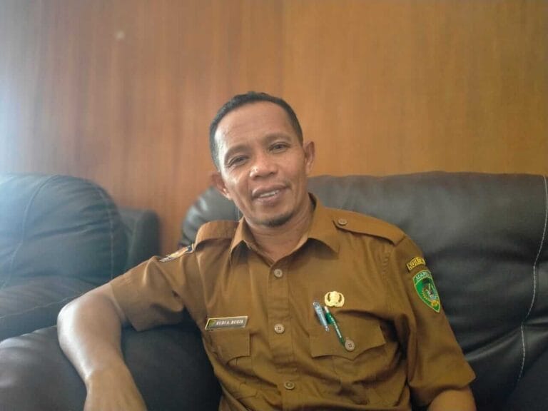 Kepala Badan Pendapatan Daerah (Bapenda) Kota Tual Rudi Bugis, Senin (25/7/2022). Foto: Labes Remetwa