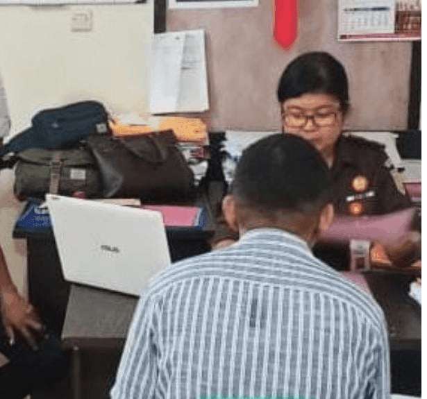 Polresta Ambon Serahkan Tersangka Korupsi DD-ADD Negeri Hitu Messing