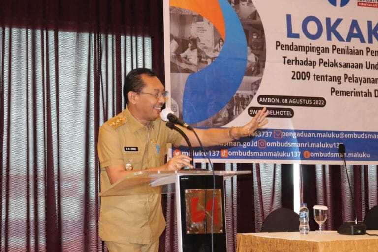 Wakil Gubernur Maluku, Barnabas Nathaniel Orno, saat memberikan sambutan dalam kegiatan pendampingan pada penilaian penyelenggaraan pelayanan publik. Kegiatan pendampingan yang ditekankan kepada perangkat daerah pada Senin (8/8/2022), bertempat di Swissbel Hotel, Ambon.
