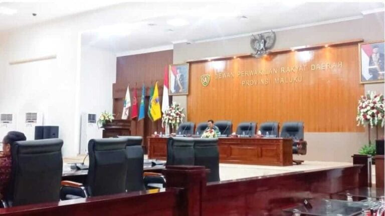 Tutup Buka Masa Sidang, DPRD Maluku Gelar Paripurna