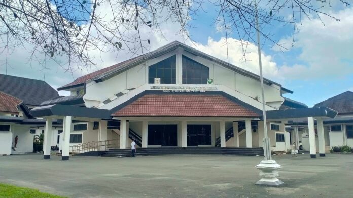 Kantor DPRD Kabupaten Maluku Tenggara. Foto: Labes Remetwa