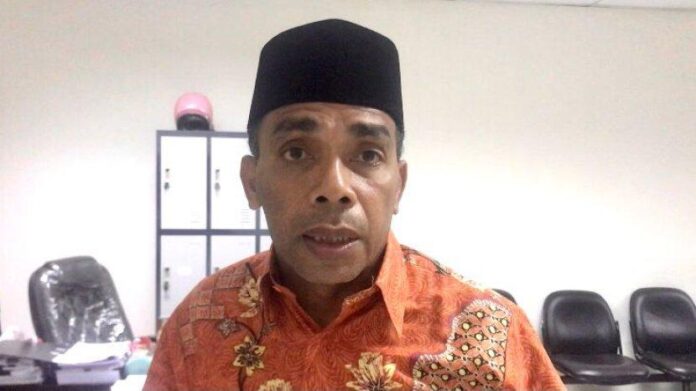 Ketua Komisi I DPRD Maluku Amir Rumra