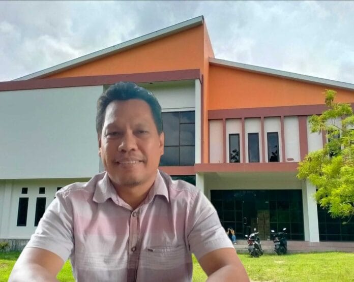 ketua-up2m-polikant-usman-madubun-penelitian-berpotensi-hki-051122-labes-suaradamai(1) Ketua Unit Penelitian dan Pengabdian Masyarakat (UP2M) Politeknik Perikanan Negeri Tual (Polikant) Usman Madubun. Foto: Labes Remetwa