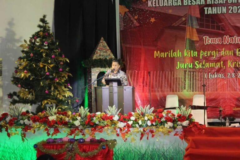 Gubernur MI dan Warga Nalahia Rayakan Natal Bersama di Ambon