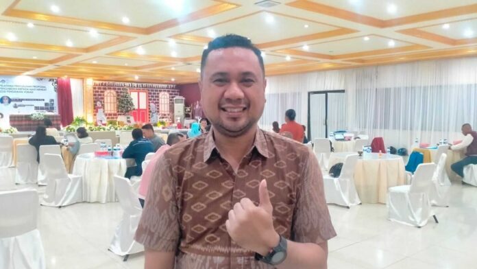 Ketua Panitia Pekan Ilmiah Mahasiswa Polikant Hendro Hitijahubessy, Jumat (16/12/2022). Foto: Labes Remetwa