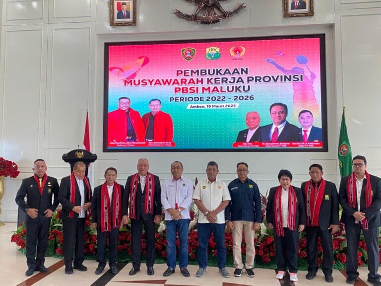 Kasrul Selang dilantik Jadi Ketua Pengprov PBSI Maluku