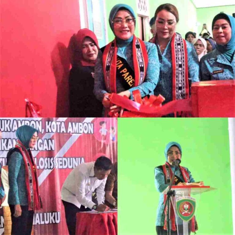 Pengeresmian Pojok Peduli TBC dengan tanda pengguntingan pita Oleh Duta Parenting Provinsi Maluku Widya Murad Ismail di Negeri Laha. Senin (3/4/2024). Foto: Chintia Samangun