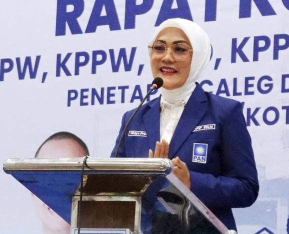 Widya Pratiwi Murad saat memberikan sambutan dan Perkenalan dalam Rakor Koordinasi PAN dan Rapat Penetapan Caleg DPRD Provinsi Maluku dan DPRD Kabupaten/kota se-Maluku di Hotel Ambon, Kamis (27/4/2023).