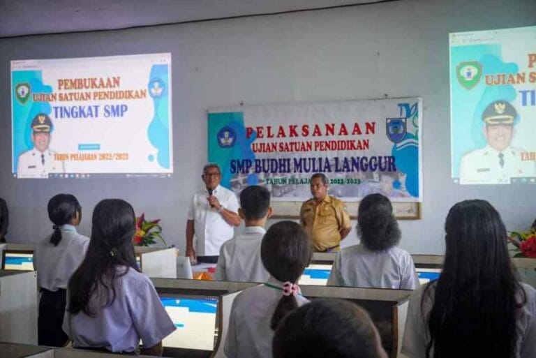 Bupati Hanubun Janjikan Hadiah bagi Siswa SMP yang Raih Nilai Ujian Tertinggi