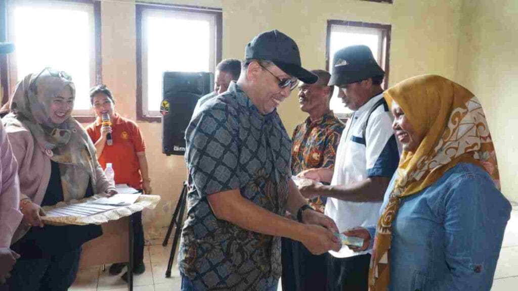 bantuan siswa miskin kota tual suaradamai Suaradamai.com