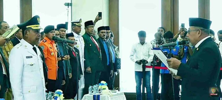 Murad Ismail Lantik Penjabat Maluku Tengah