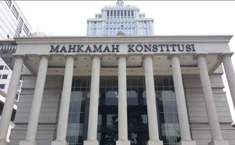 MK Akan Jadi Penopang Dinasti Jokowi Jika Putusan Batas Usia Capres Cawapres Meloloskan Gibran