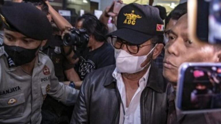 Momen eks Mentan Syahrul Yasin Limpo dijemput paksa KPK tadi malam (Gambar: Antara)