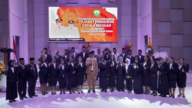 Bupati Lantik 31 Kepala Sekolah SMP, SD, dan TK