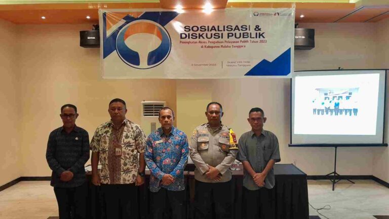 Ombudsman RI Perwakilan Maluku menggelar sosialisasi dan diskusi publik di Ballroom Hotel Villia, Langgur, Kabupaten Maluku Tenggara, Kamis (2/11/2023). Foto: Labes Remetwa