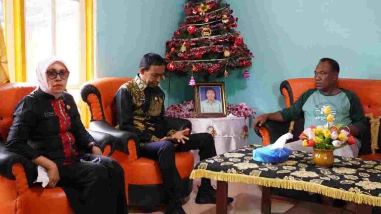 Kunjungan kekeluargaan Pj. Walikota Tual dan rombongan tersebut menemui sejumlah Tokoh Ohoi Taar antara lain, Kepala Ohoi (Desa) Taar, Tokoh, Agama, Tokoh Adat, serta sejumlah Tokoh Pemuda dan Tokoh Masyarakat