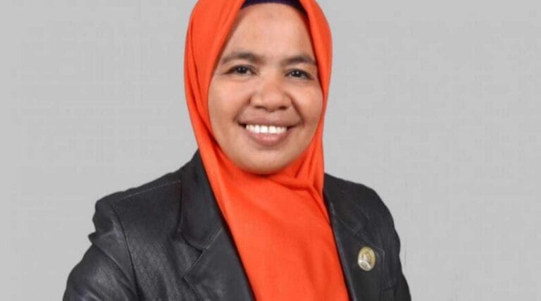 Wakil Ketua Komisi II DPRD Provinsi Maluku Turaya Samal.