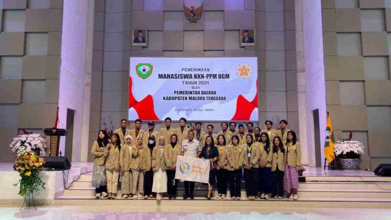 Pemerintah Daerah Kabupaten Maluku Tenggara menerima Tim Kuliah Kerja Nyata Pembelajaran Pemberdayaan Masyarakat (KKN-PPM) Universitas Gadjah Mada (UGM) Yogyakarta tahun 2024 di Aula Kantor Bupati Maluku Tenggara, Rabu (3/7/2024).Foto: RRI/Irine Hari Cahyani