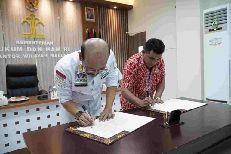 Perkuat Produk Hukum Daerah, Kumham Maluku Dan DPRD MBD Teken MOU dan PKS