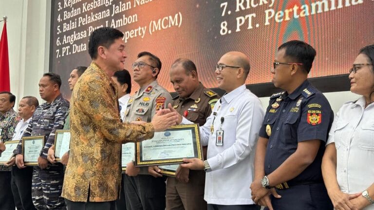 Dedikasi dan Sinergi dalam Memerangi Narkoba di Maluku, Kumham Maluku Dianugerahi Penghargaan oleh BNN