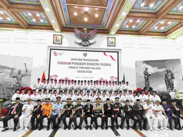 Pj Gubernur Maluku Kukuhkan Paskibraka Prov Maluku Tahun 2024
