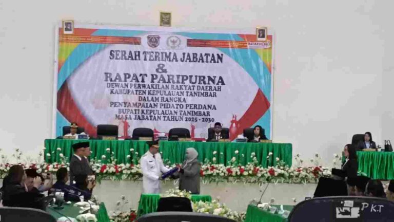 Bupati dan Wakil Bupati Kepulauan Tanimbar Resmi Jalankan Tugas untuk Periode 2025-2030